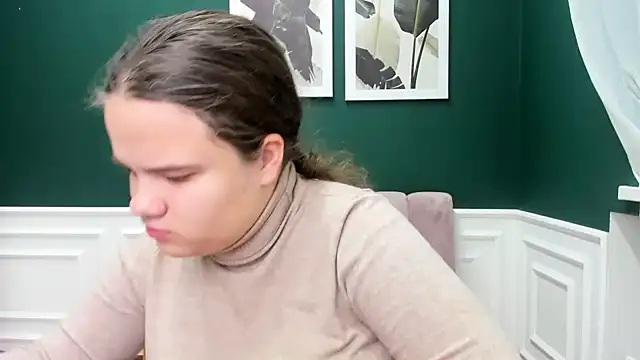 AdeleCruz online show from January 31, 2025, 8:11 am