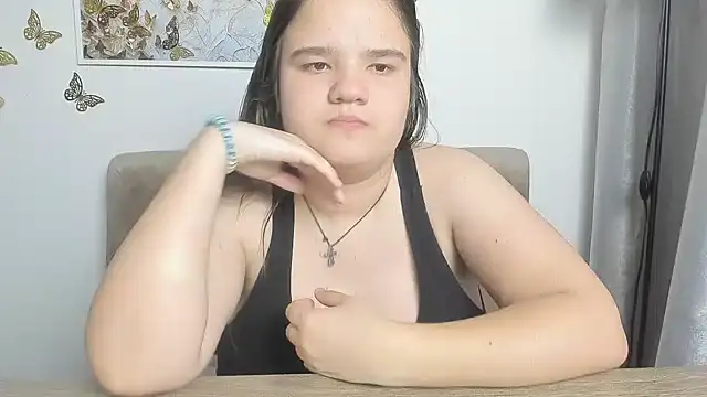 AdeleCruz online show from March 13, 2025, 4:34 pm