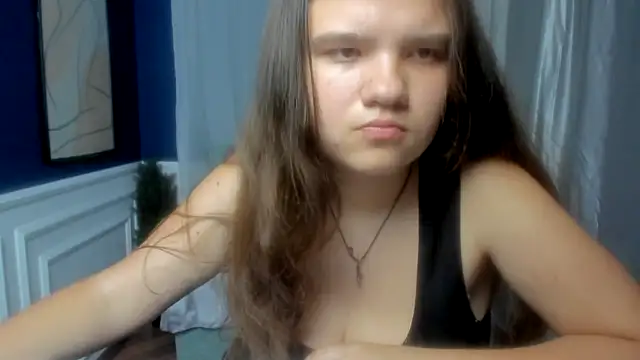 AdeleCruz online show from June 6, 2026, 11:48 am