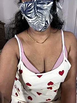 ArathyNambyarMallu online show from September 18, 2025, 9:00 am