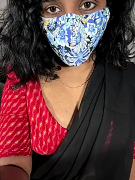 ArathyNambyarMallu online show from November 11, 2025, 9:31 am