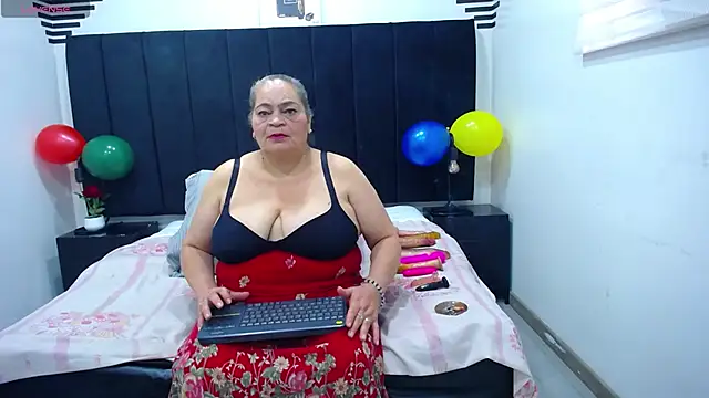 VickyBoobss online show from October 18, 2025, 1:01 pm