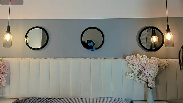 chelsea bolton  online show from March 12, 2026, 12:55 pm