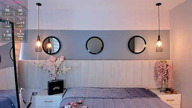 chelsea bolton  online show from March 15, 2026, 12:44 pm