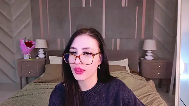 Snapshot of EmmaLawrens chatting on March 8, 2025, 10:32 am EmmaLawrens online show from March 8, 2025, 10:32 am