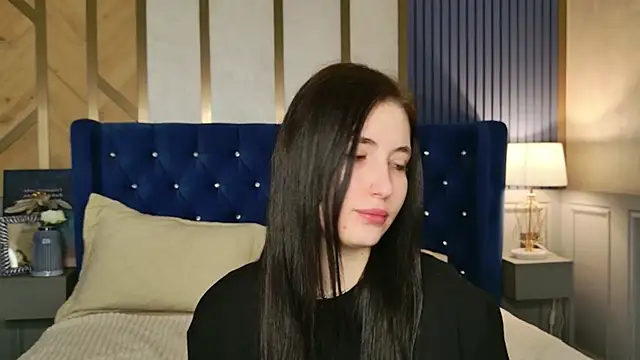 Snapshot of EmmaLawrens chatting on February 17, 2026, 8:37 pm EmmaLawrens online show from February 17, 2026, 8:37 pm