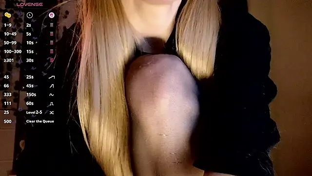 Emily  Mooree online show from October 11, 2025, 7:40 am