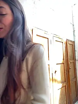 Aleska Miami online show from May 6, 2026, 2:22 pm