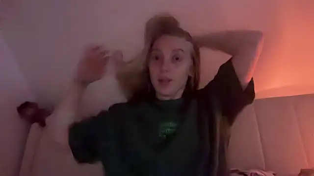 Ella-82 online show from October 4, 2025, 8:29 pm