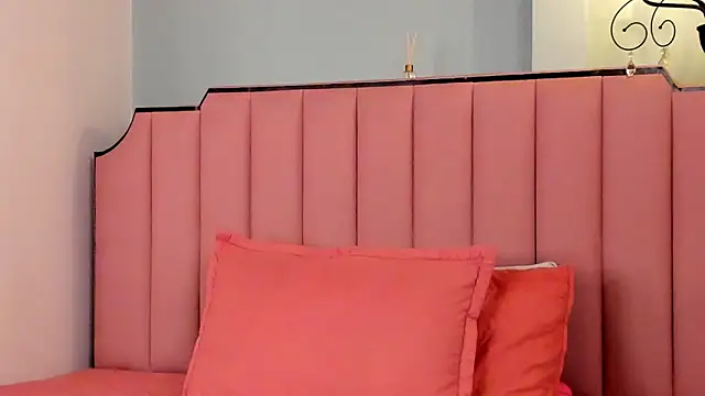 KarenSims online show from February 12, 2026, 2:12 pm