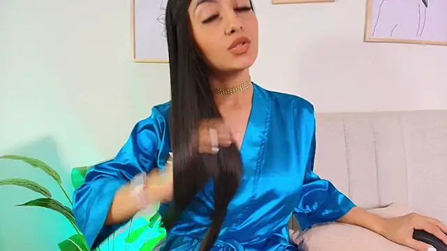 trissha xk1 online show from February 18, 2025, 3:43 pm