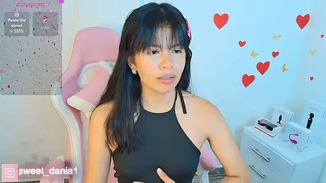 sweet dania  online show from February 26, 2025, 2:59 am