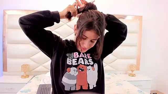 Snapshot of MiaQueen021 chatting on January 30, 2025, 6:32 pm MiaQueen021 online show from January 30, 2025, 6:32 pm