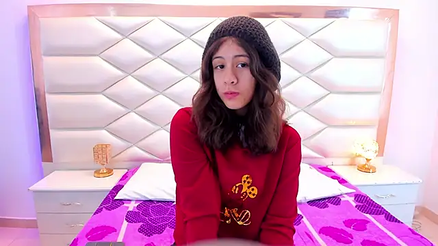 Snapshot of MiaQueen021 chatting on February 8, 2025, 12:28 pm MiaQueen021 online show from February 8, 2025, 12:28 pm