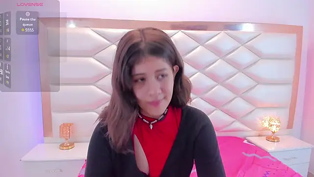 Snapshot of MiaQueen021 chatting on March 1, 2025, 12:34 pm MiaQueen021 online show from March 1, 2025, 12:34 pm