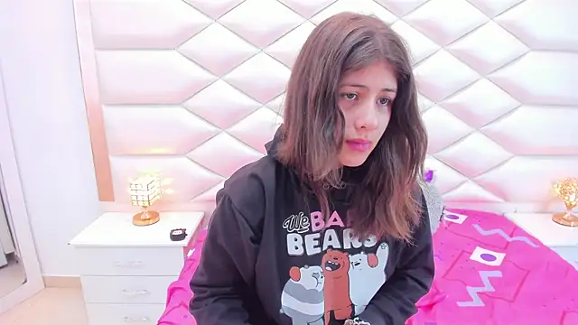 Snapshot of MiaQueen021 chatting on March 14, 2025, 12:29 pm MiaQueen021 online show from March 14, 2025, 12:29 pm