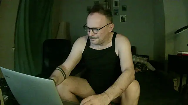 Snapshot of GaySexxPL chatting on February 12, 2026, 1:55 am GaySexxPL online show from February 12, 2026, 1:55 am