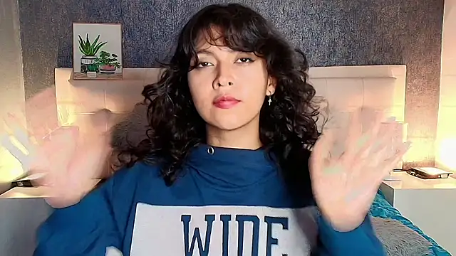 gabriela cortez online show from February 25, 2025, 7:14 pm