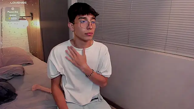 tim  fox online show from February 18, 2025, 11:08 pm