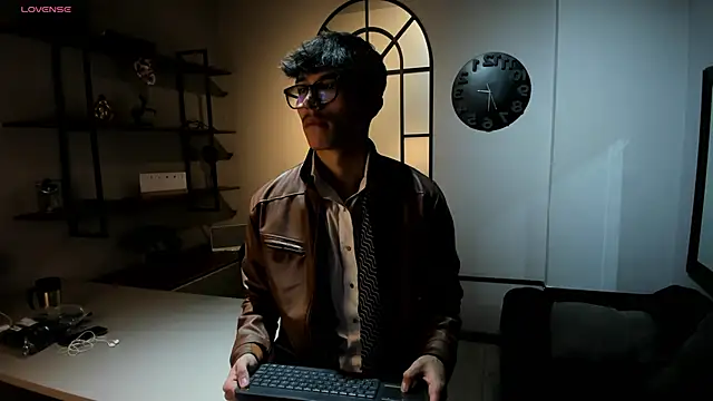 tim  fox online show from November 11, 2025, 12:05 pm