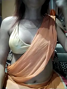 SANA-LEONI online show from December 1, 2025, 3:17 pm