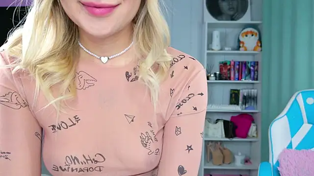 Mercedes Robinson online show from December 3, 2025, 4:20 am