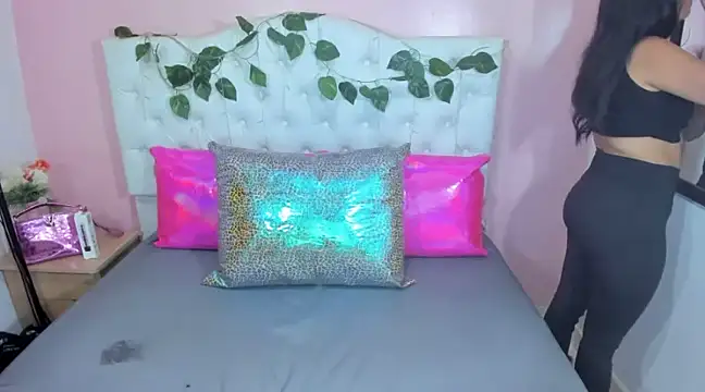 EmmySweett2 online show from February 5, 2025, 12:49 pm