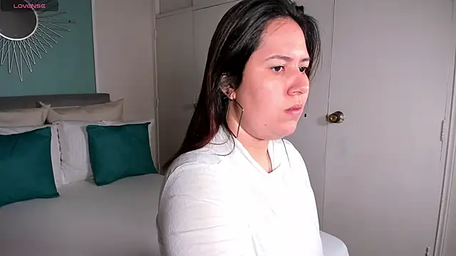 zoes milee online show from September 19, 2025, 11:22 am