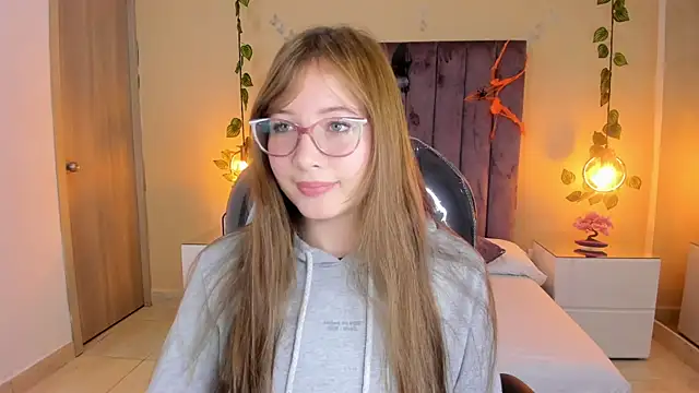 Dahlia Rousse online show from October 15, 2025, 11:38 pm