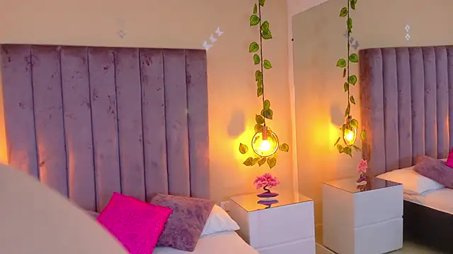 Dahlia Rousse online show from January 9, 2026, 7:00 am