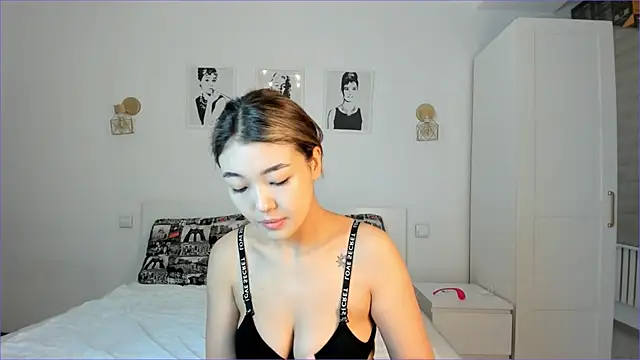 Snapshot of mirann chatting on January 26, 2025, 3:17 am mirann online show from January 26, 2025, 3:17 am