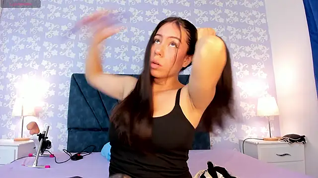 SalomeSimonz online show from January 8, 2026, 7:27 pm