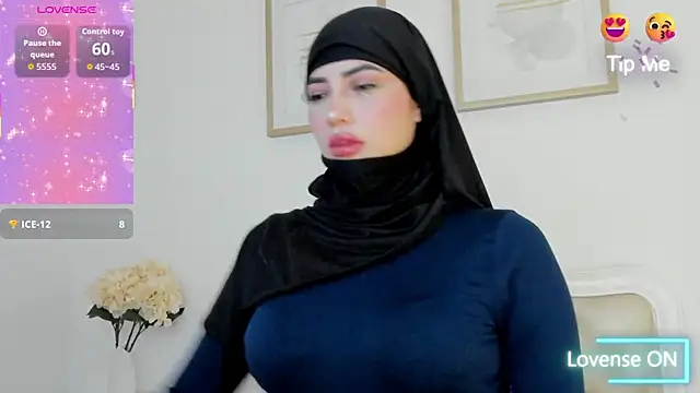 Snapshot of taylorsmiiith_ chatting on February 17, 2026, 3:19 pm taylorsmiiith online show from February 17, 2026, 3:19 pm