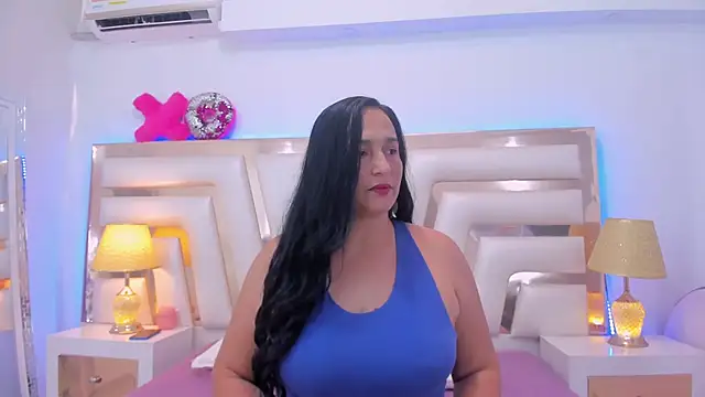 LucineArias online show from January 9, 2025, 7:40 pm