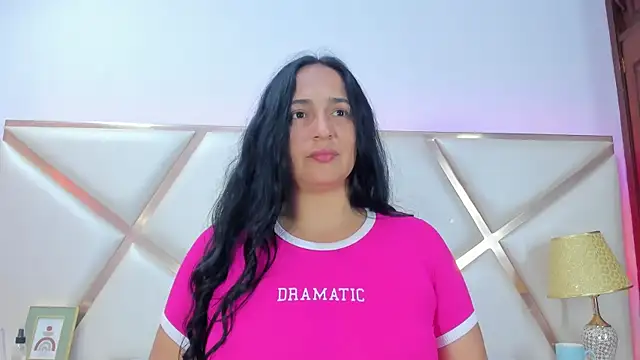 LucineArias online show from February 17, 2025, 8:04 pm