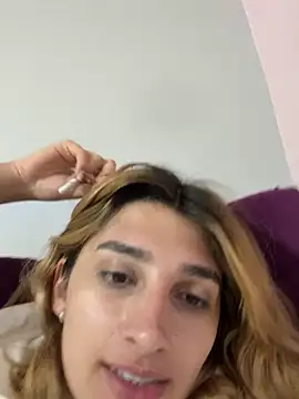 Snapshot of Queensara_ chatting on February 25, 2025, 1:20 am Queensara online show from February 25, 2025, 1:20 am