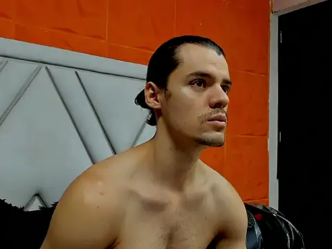 maxi styles online show from February 12, 2026, 12:33 pm