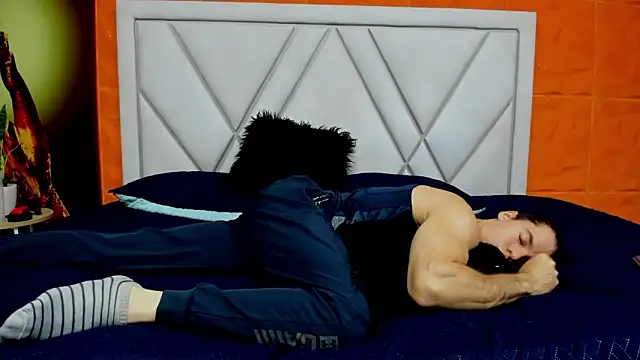 maxi styles online show from February 21, 2026, 11:33 am