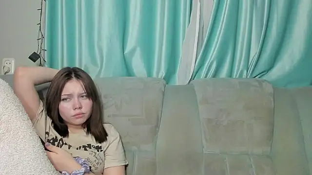 Snapshot of honey_love_honeyy chatting on January 25, 2025, 6:13 pm honey love honeyy online show from January 25, 2025, 6:13 pm