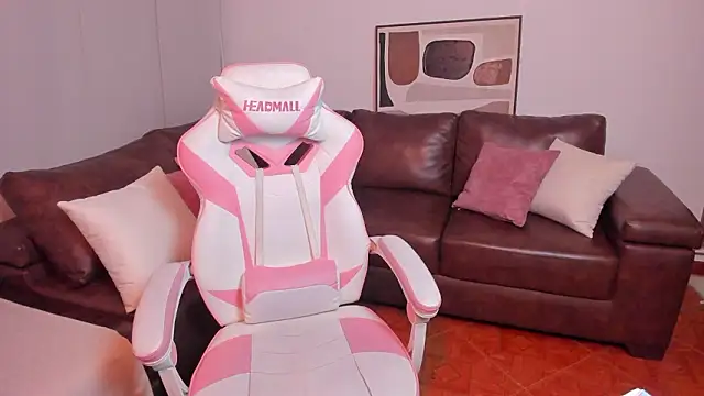 NoaLuxury online show from February 10, 2026, 7:18 pm