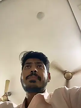 cute modell online show from February 1, 2025, 4:11 pm