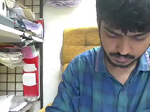 cute modell online show from September 9, 2025, 12:59 pm