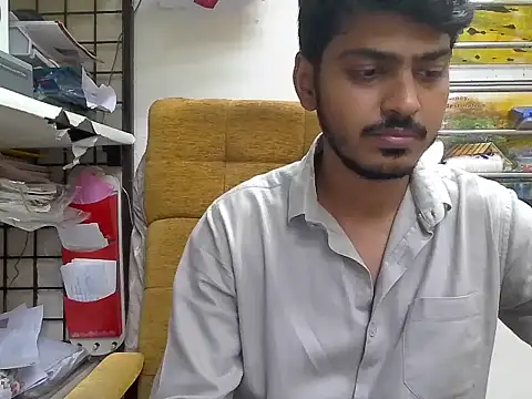 cute modell online show from October 30, 2025, 12:06 pm