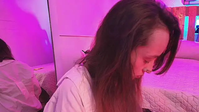 coral jonesss online show from October 6, 2025, 2:25 pm