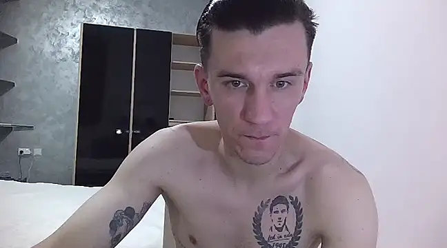 NathanNate0410 online show from January 17, 2025, 10:45 pm