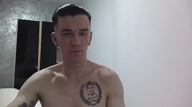 NathanNate0410 online show from January 20, 2025, 9:11 pm