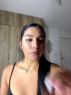 CharlotteGraay online show from October 14, 2025, 3:40 am