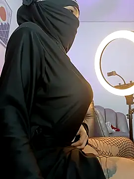 azahara faraah online show from October 13, 2025, 6:19 pm