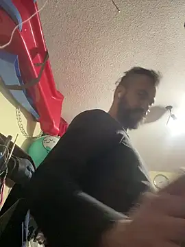 Snapshot of leonardohot1987 chatting on January 16, 2025, 5:21 am leonardohot1987 online show from January 16, 2025, 5:21 am