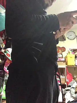 Snapshot of leonardohot1987 chatting on February 4, 2025, 5:10 am leonardohot1987 online show from February 4, 2025, 5:10 am